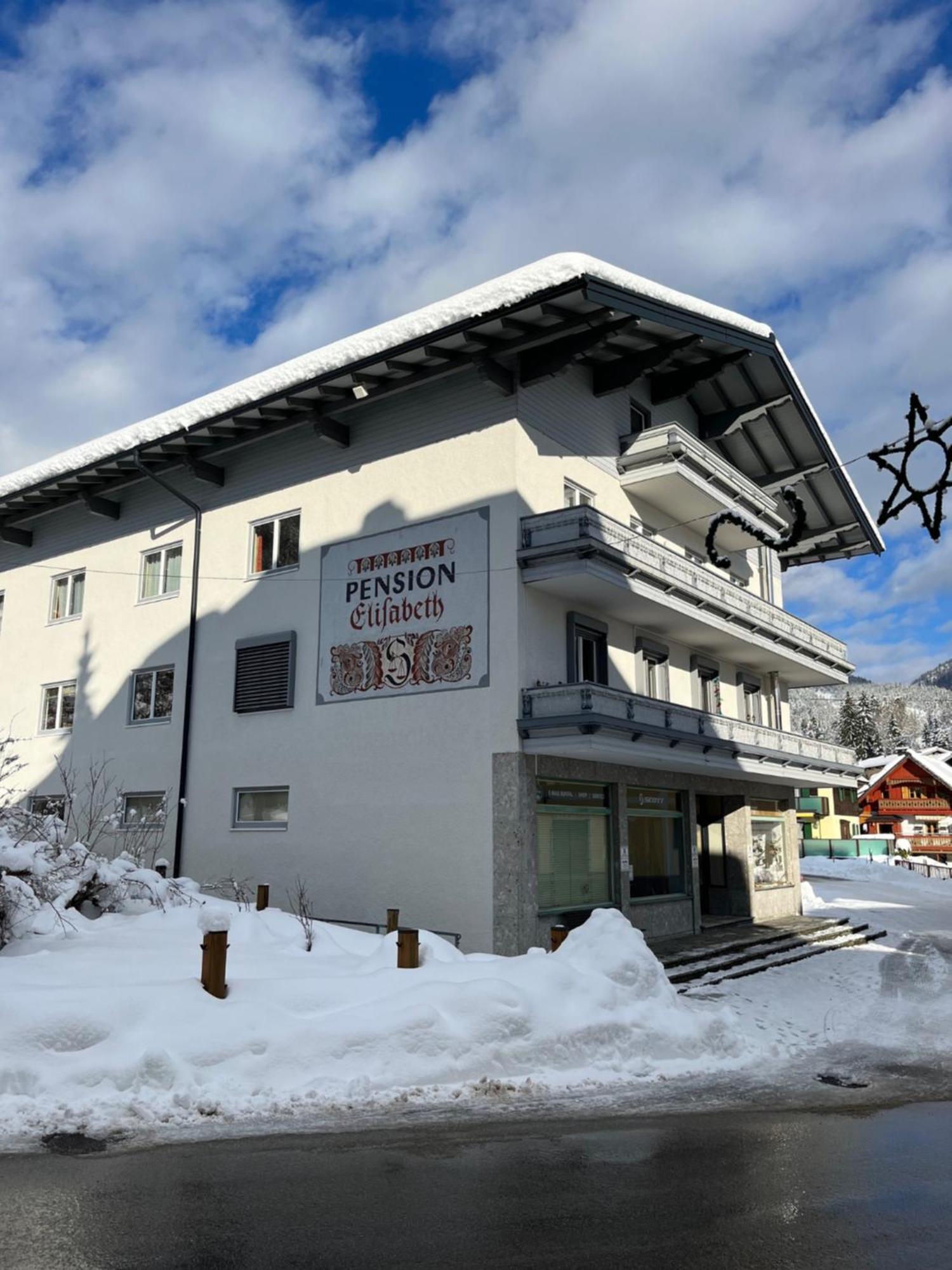Pension Elisabeth Russbach am Pass Gschütt Exterior photo