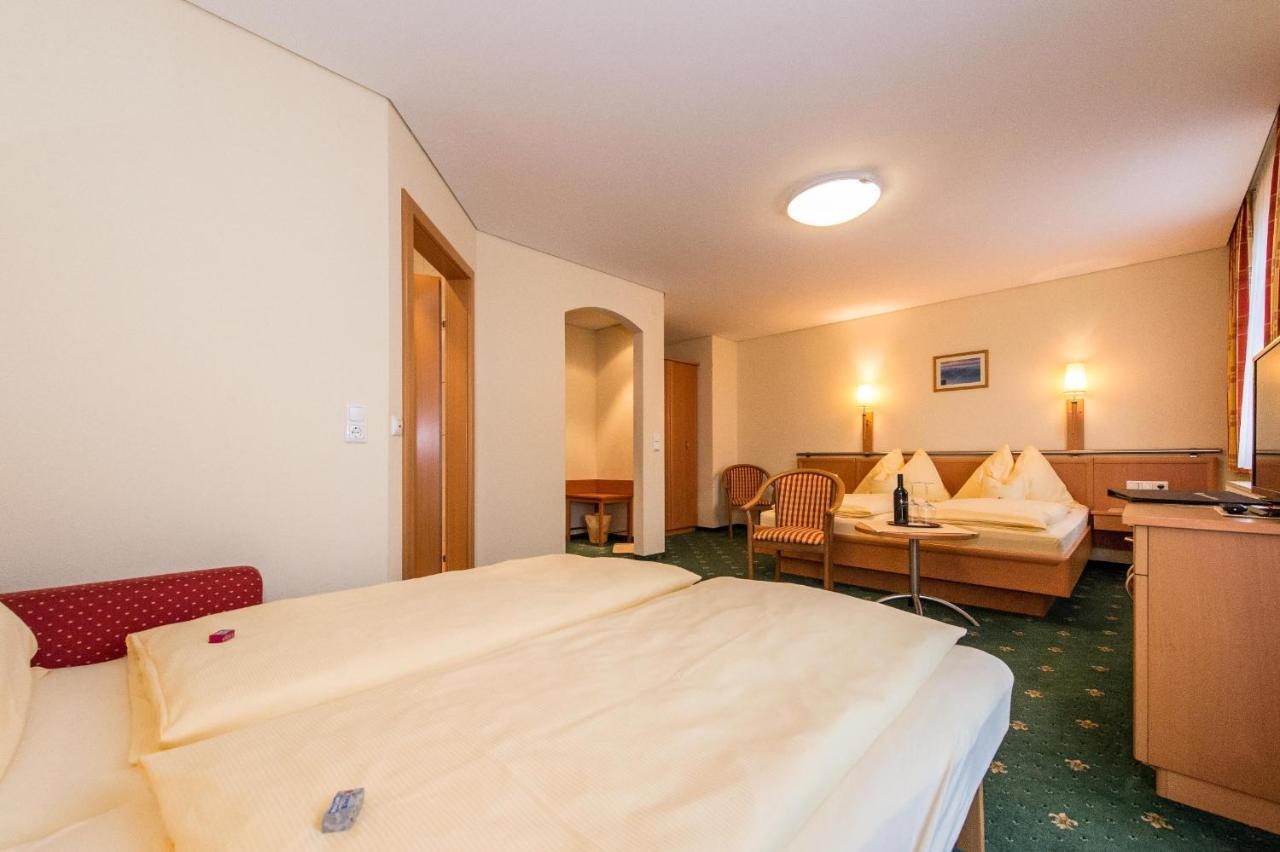 Pension Elisabeth Russbach am Pass Gschütt Room photo