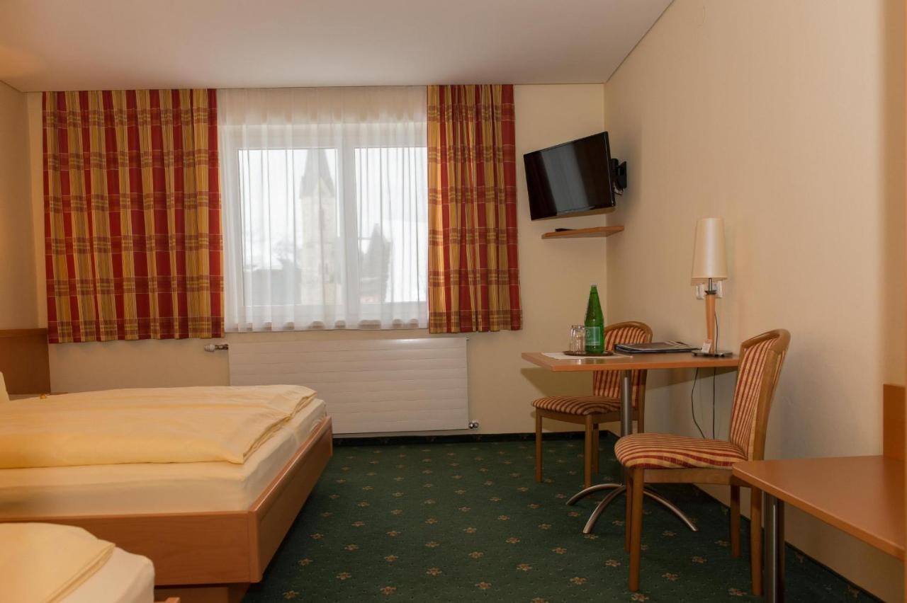 Pension Elisabeth Russbach am Pass Gschütt Room photo